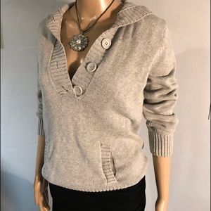 WARM Gray hooded Sweater Pullover. Size Medium